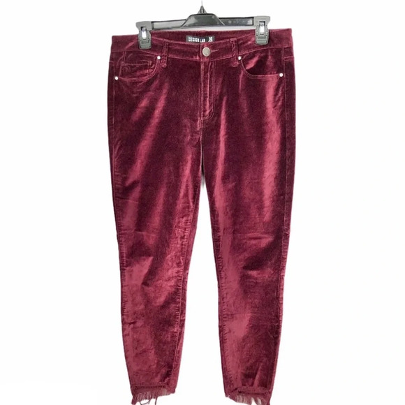 Design Lab Lord & Taylor velvet ankle jeans in burgundy - Size 30 - Picture 1 of 8